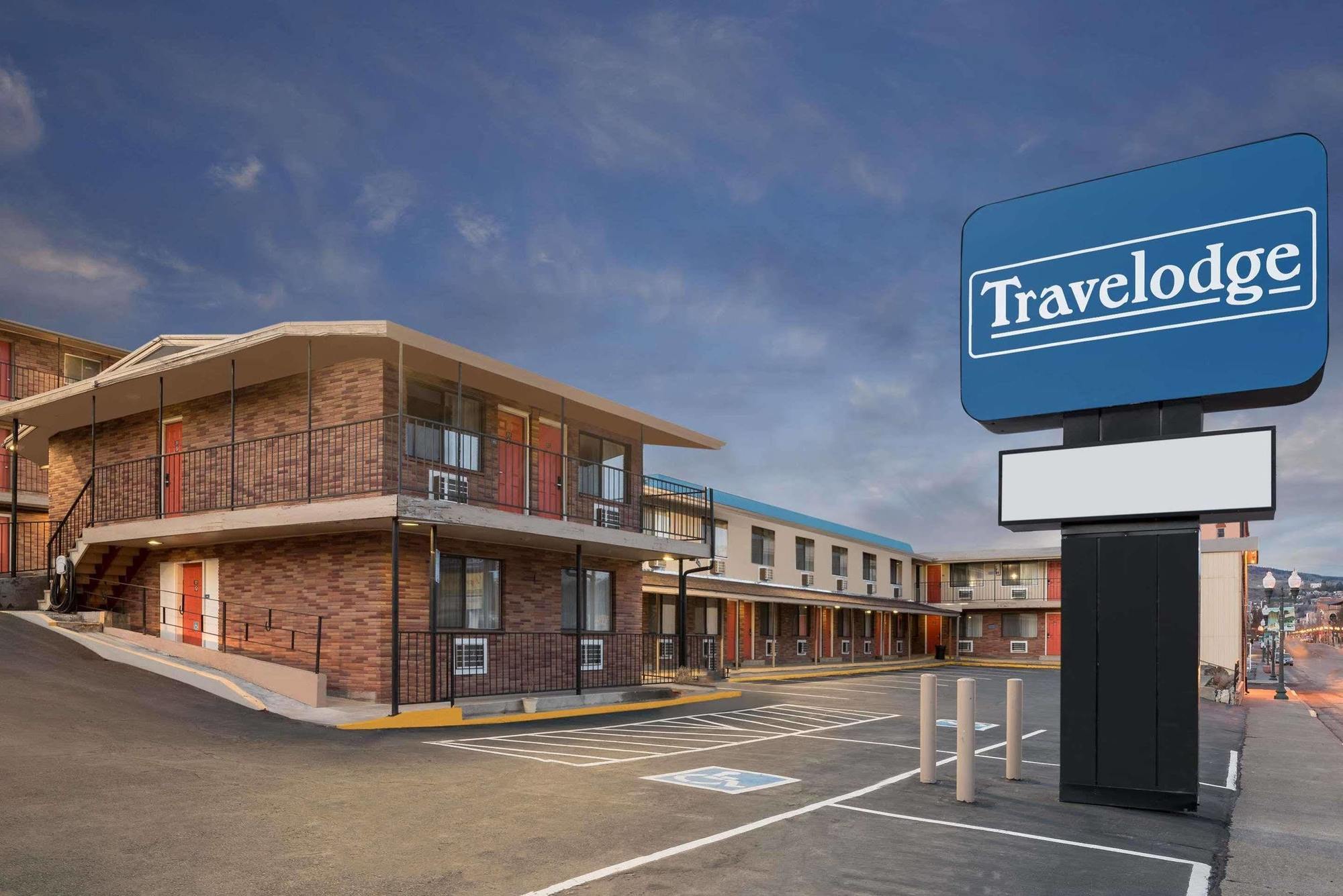 Travelodge By Wyndham Кламат Фолс Екстериор снимка